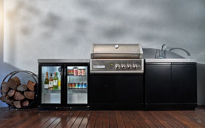 4B-S-Gas-outdoor-kitchen-BBQ-2-720×450-1 Gas BBQ 4 burner outdoor kitchen, TC4K-10-Insitu